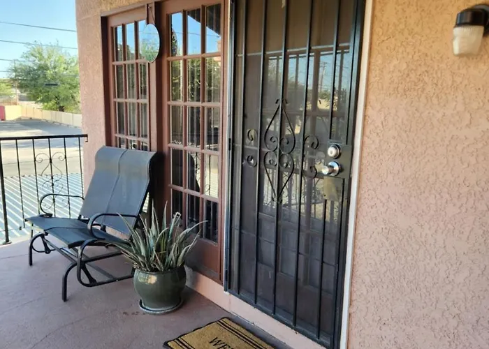 Apartment Charming 1-bed Apt, Cook-ready Kitchen, Laundry, 5-8 Mins To U Of A And Downtown Tucson