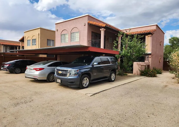 Charming 1-bed Apt, Cook-ready Kitchen, Laundry, 5-8 Mins To U Of A And Downtown Apartment