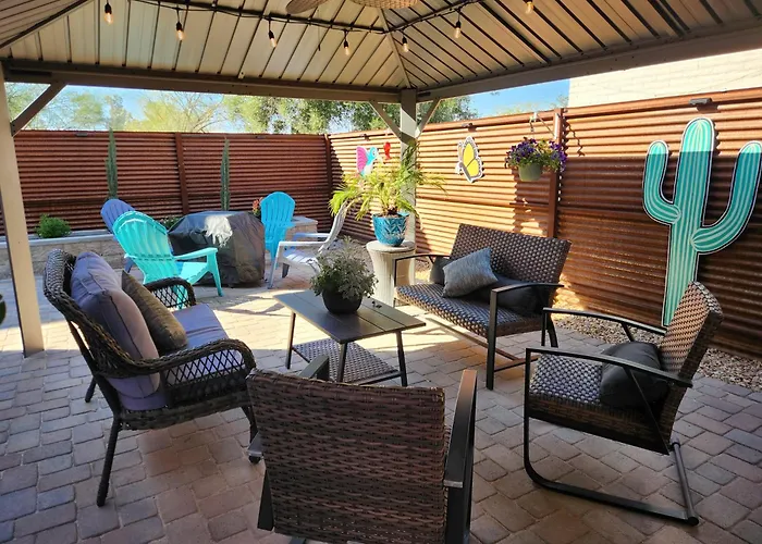 Charming 1-bed Apt, Cook-ready Kitchen, Laundry, 5-8 Mins To U Of A And Downtown
